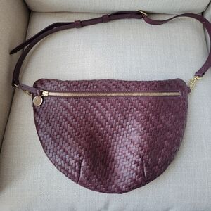 Clare V Grande Fanny Cassis